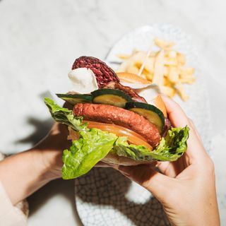 Burger Veggie Yogur con patatas fritas