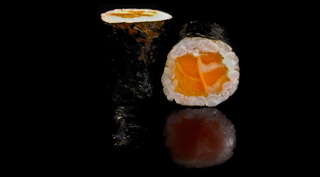 SAKE   HOSOMAKI (łosoś)  (6 szt)