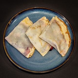 NALEŚNIKI Z KONFITURĄ TRUSKAWKOWĄ