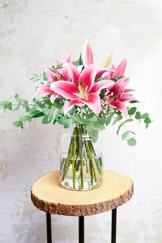 Ramo de lilium rosa · Hera