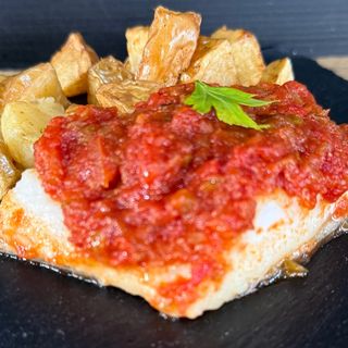 Bacalao Con Tomate