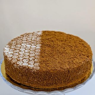 Honeycake (1.2 kg: 10 servings)