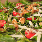 Ensalada de rucula tomate cherry y parmesano