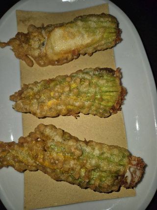 Fiori di zucca pastellati