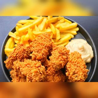 Meniu aripioare crispy cu maioneza si cartofi prajiti