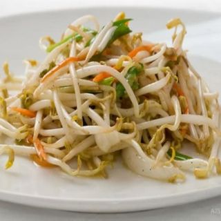 Brotes de soja fritos