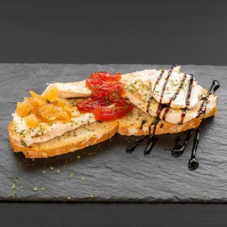 Degustación de pollo a las 3 María