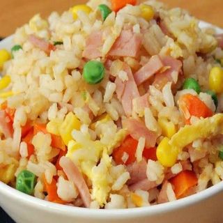 75. Arroz Frito Con Tres Delicias