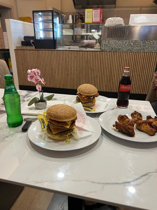 Menu chicken burger