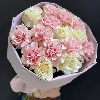 Buchet din 17 Trandafiri  Francezi Albi si Roz