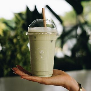 Iced Vanilla Matcha Latte 16oz