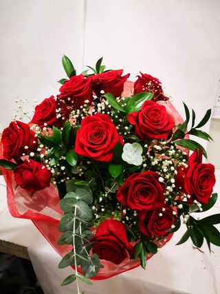 24 Rosas Rojas Decoradas Para Regalo (Aprox. 50 Cm.)