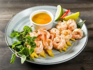Тигрові креветки з манго (100/50г)