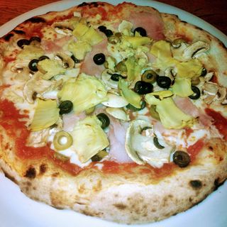 pizza 4 estaciones 2x1 22,cm