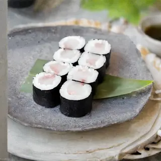 Shiromi Maki