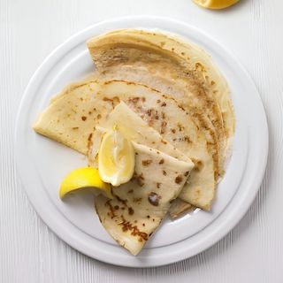 8. Naleśnik z żółtym serem, pieczarkami I szynką