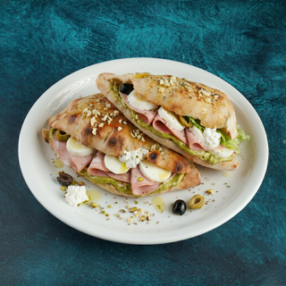Mortadella sendvič