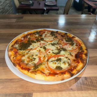 Pizza Genovesa (Familiar)