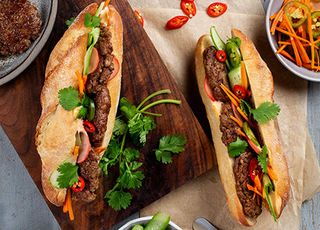 Sandwich Saucisses Et Viande Hachée