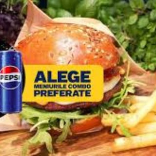 COMBO PEPSI + BURGER DE PORC CU CARTOFI PRAJITI