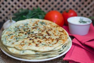 Хычины с сыром и зеленью