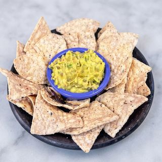 Totopos Con Guacamole