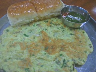 Omelette pav