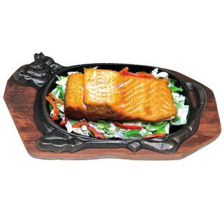 Łosos na gorącym półmisku