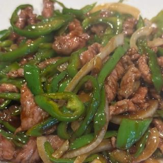 ternera con pimientos verdes