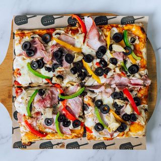 Pizza Capricciosa (2 persoane)