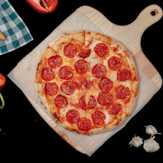 Pizza Pepperoni avec Croquettes de poulet 6pieces