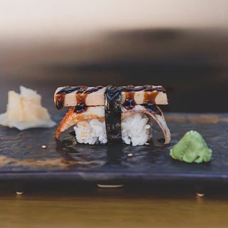 Nigiri De Anguila Y Foie ( 1 Ud.)