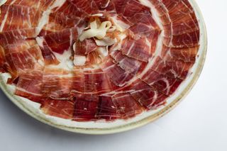 Jamón De Bellota 50% Ibérico Cortado A Cuchillo- Castro Y González 100 G
