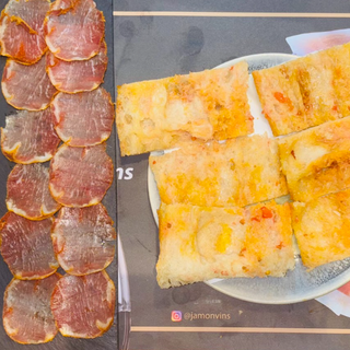 Lomo Ibérico 1/2 ración (con pan con tomate)