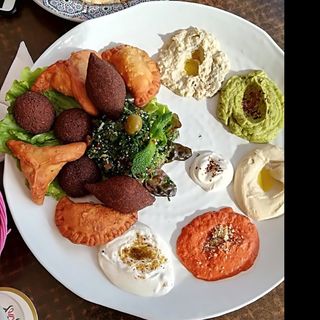 Plato Habibi por 2 personas