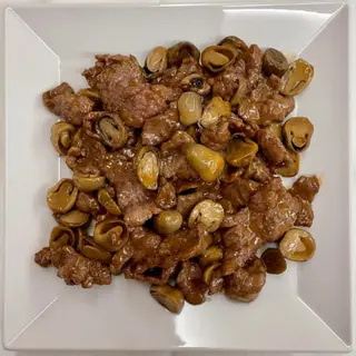 54. Ternera Con Hongos Chinos