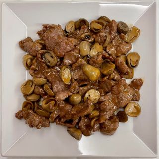 54. Ternera Con Hongos Chinos