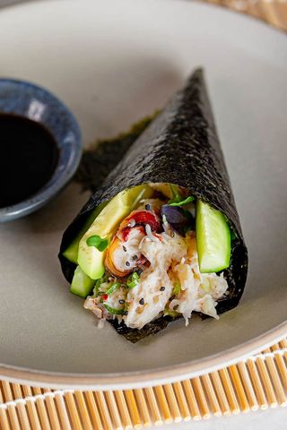 139-Temaki sake avocado 1 pezzo