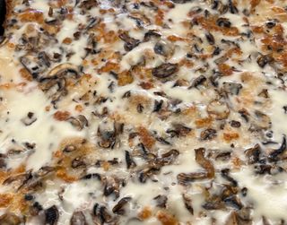 Pizza 4 formaggi e funghi