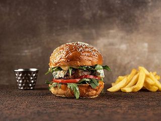 БУРГЕР З КАЧКОЮ КОНФI ТА ТРЮФЕЛЬНИМ АЙОЛI