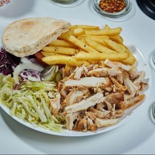 Shaorma de pui la farfurie 