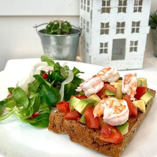 AVOCADO TOAST CON MAZZANCOLLE