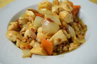 Pollo picante con verdure
