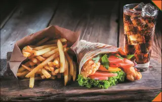 Kebab jamuna ze świeżymi warzywami