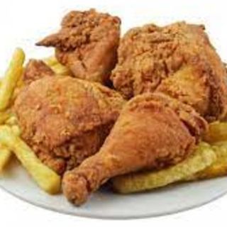 4 Piezas de Pollo a la Broaster + Patatas Fritas + Salsas*