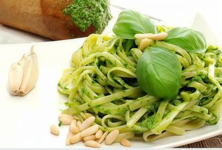Espagueti al Pesto (300 gr.)