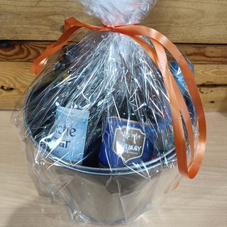 Cubo con abridor + 7 cervezas Belgas.