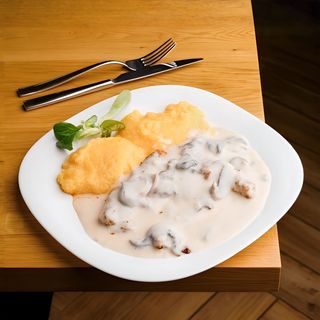 Ciulama de pui cu mămăliguţă