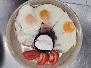 Ham and eggs