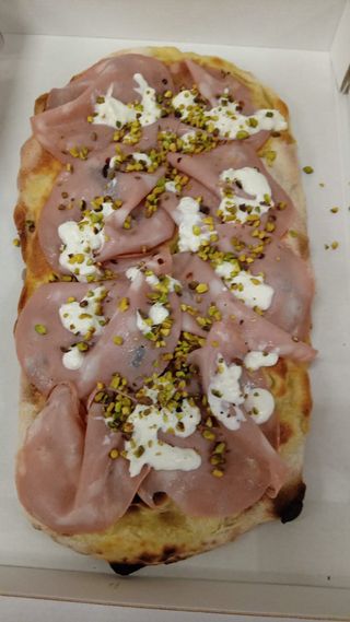 Focaccia mortazza